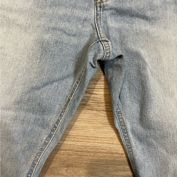 Old Navy Low-Rise Boyfriend Straight Cut-Off Jeans, size 16 Petite - Picture 6 of 10